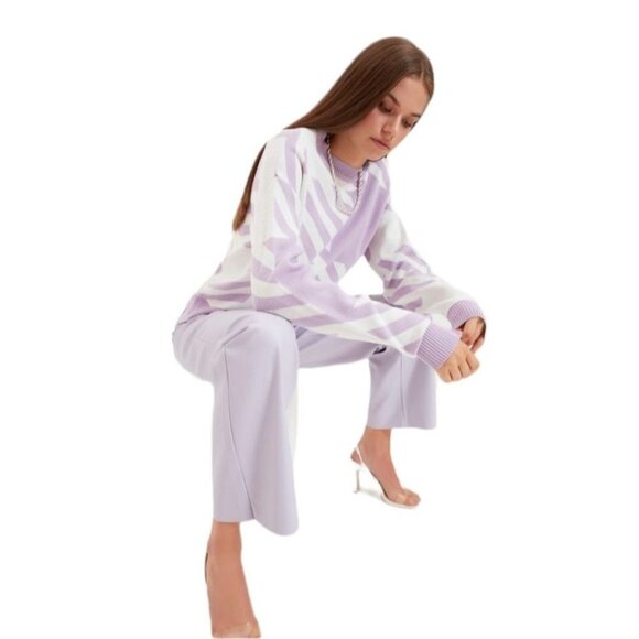 NWT Trendyol Lilac‎ Colorblock Knit Sweater Size Medum - Picture 3 of 7